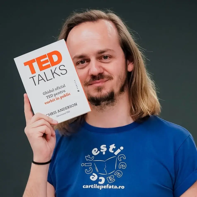 Victor Miron fondator Cartile pe Fata speaker la TEDx Iasi Copou